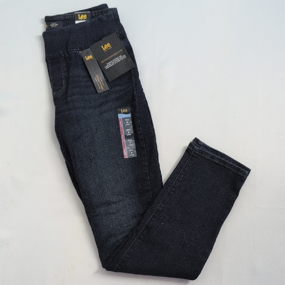Lee Denim - Lee Women's Dark Blue Slim straight Pull On Sculpting Stretch Jeans